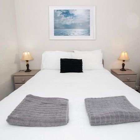 Cormorant - Beautiful 2 Bed Apartment With Sea Views Old Town Scarborough Extérieur photo