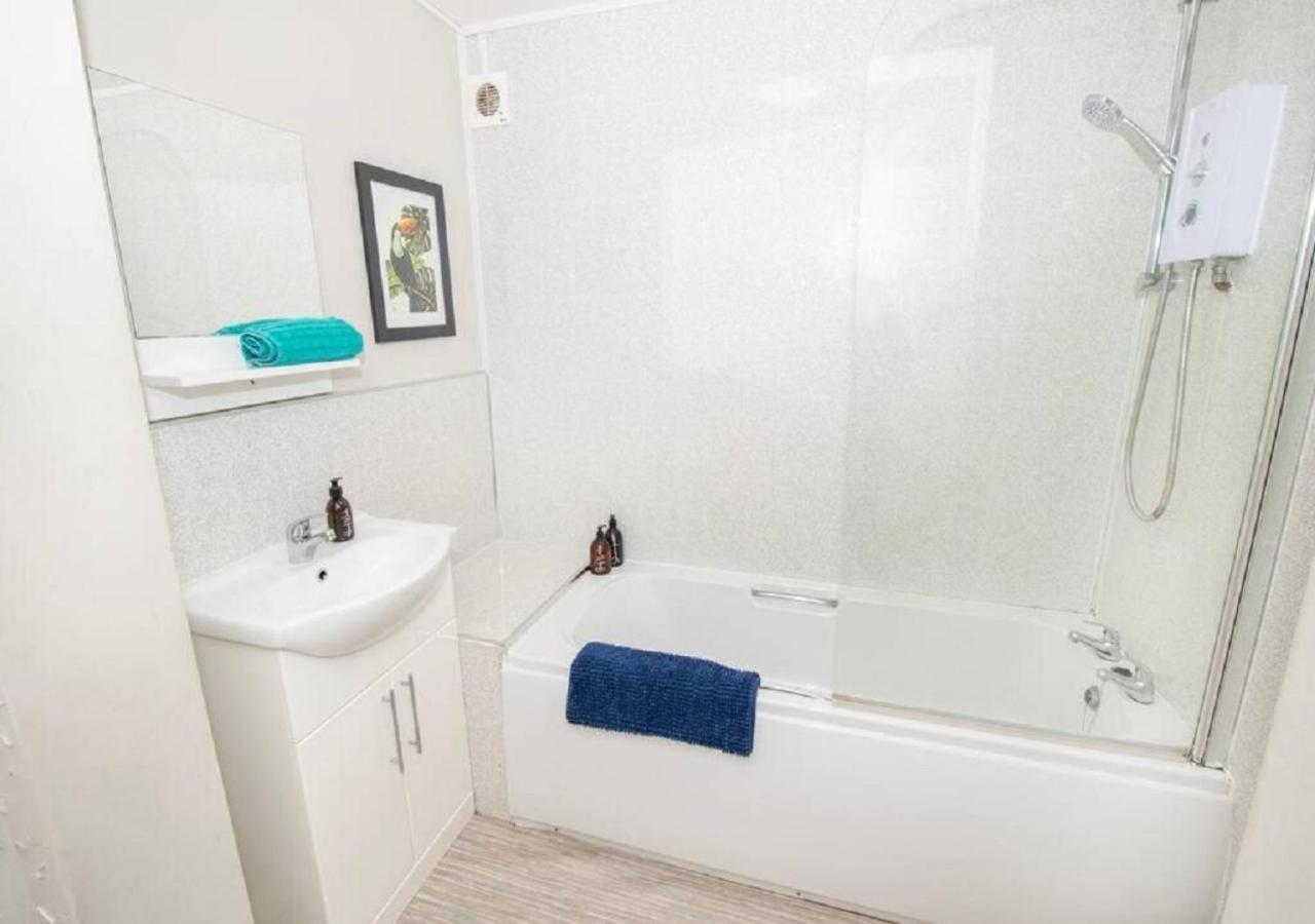 Cormorant - Beautiful 2 Bed Apartment With Sea Views Old Town Scarborough Extérieur photo